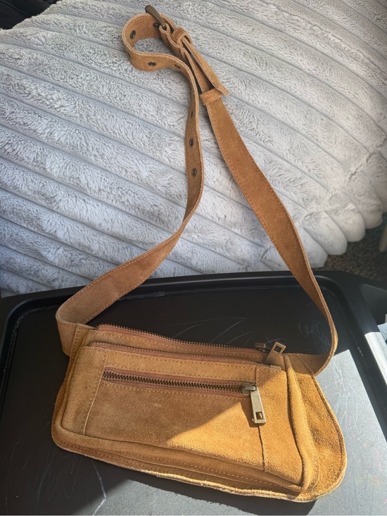 Free People Handbags - Free People Avalon 100% Leather Suede Sling Crossbody Or Belt Bag - Tan Brown